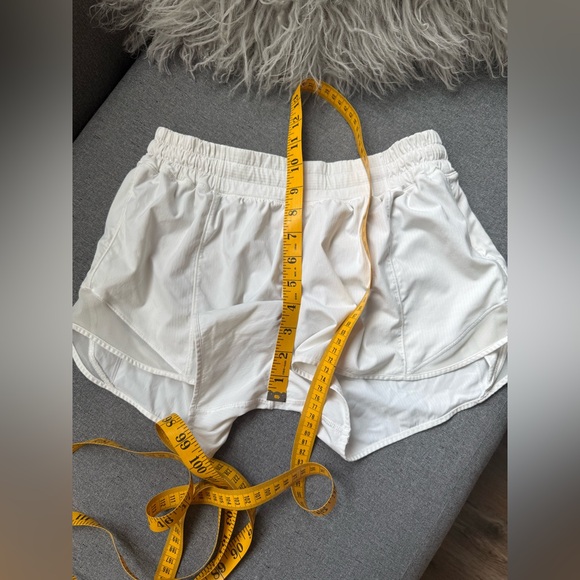 Lululemon Hotty Hot Hight rise Shots size 8 Tall - Picture 10 of 10